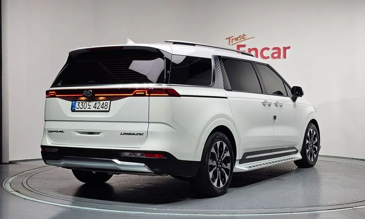 Kia Carnival — фото 10