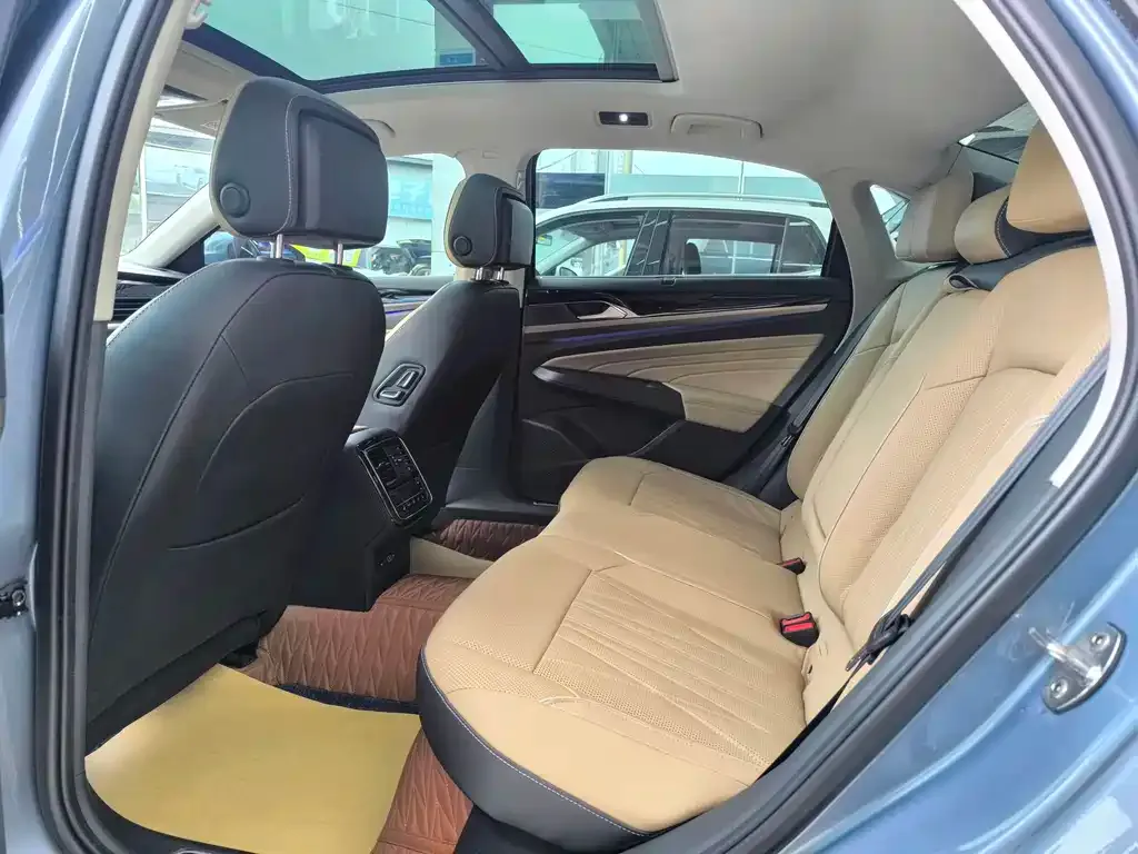 Volkswagen Passat — фото 2