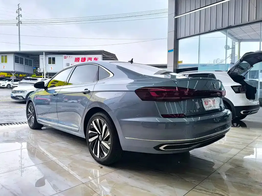 Volkswagen Passat — фото 8