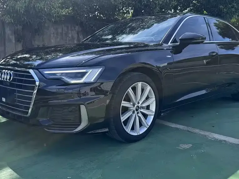 Audi A6L — фото 1