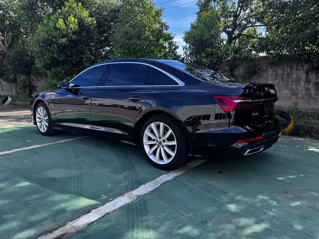 Audi A6L — фото 9