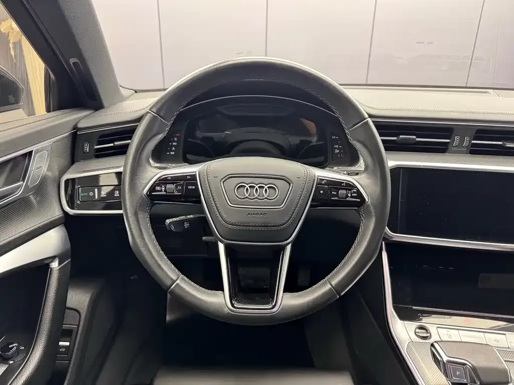 Audi A6L — фото 7