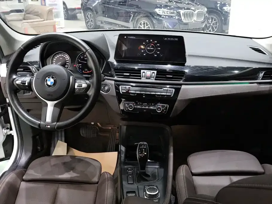 BMW X1 — фото 10