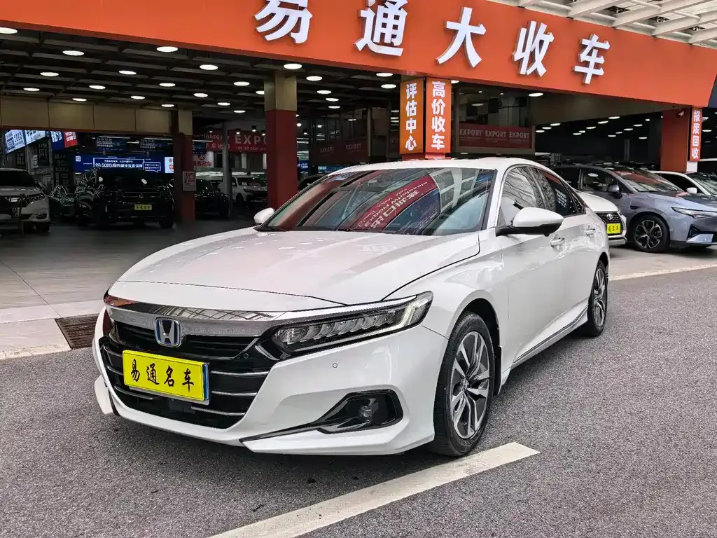 Honda Accord — фото 1