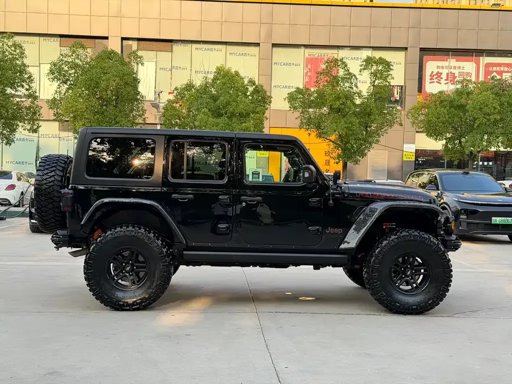 Jeep Wrangler — фото 7