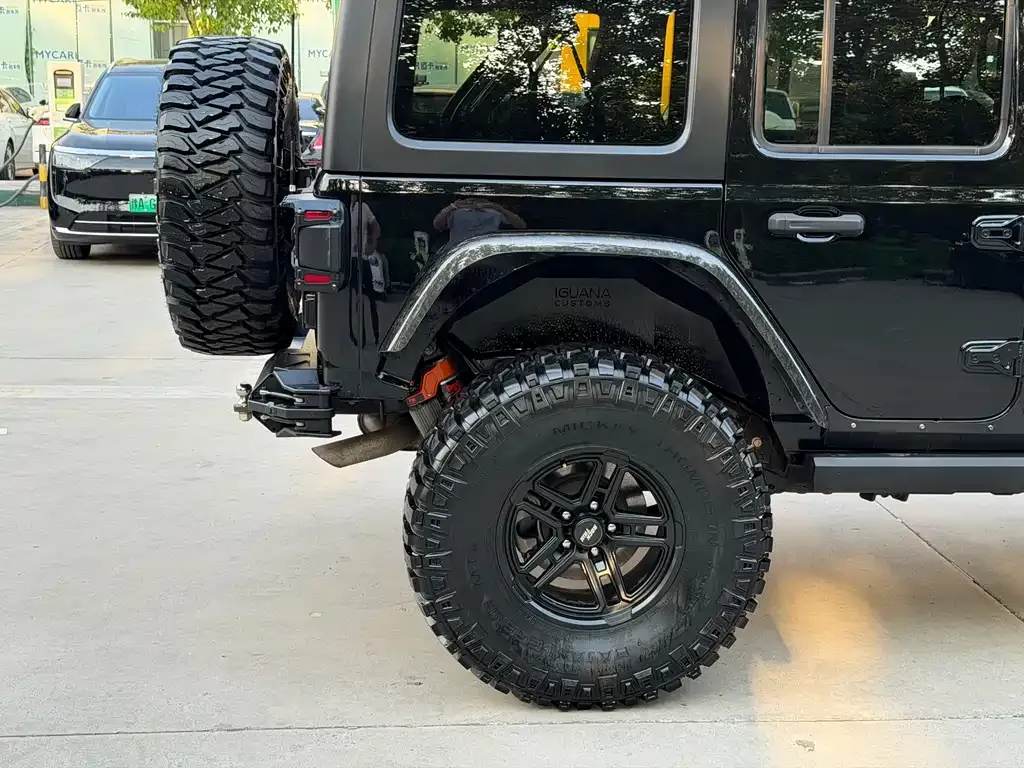 Jeep Wrangler — фото 8