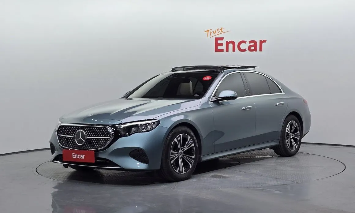 Mercedes-Benz E-Class — фото 1