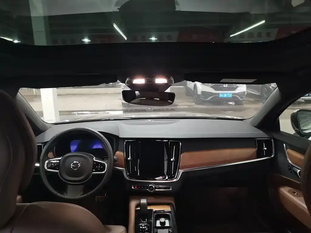 Volvo S90 — фото 4