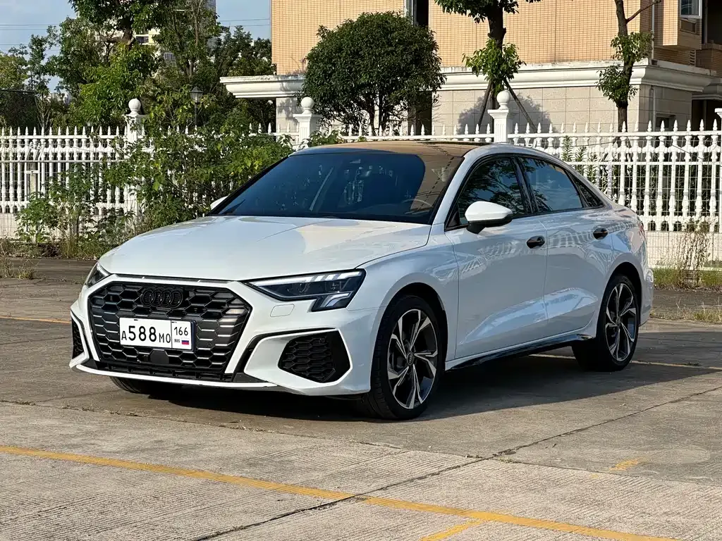 Audi A3 — фото 1