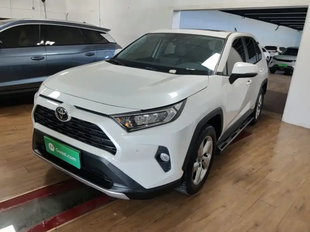 Toyota RAV4 — фото 3