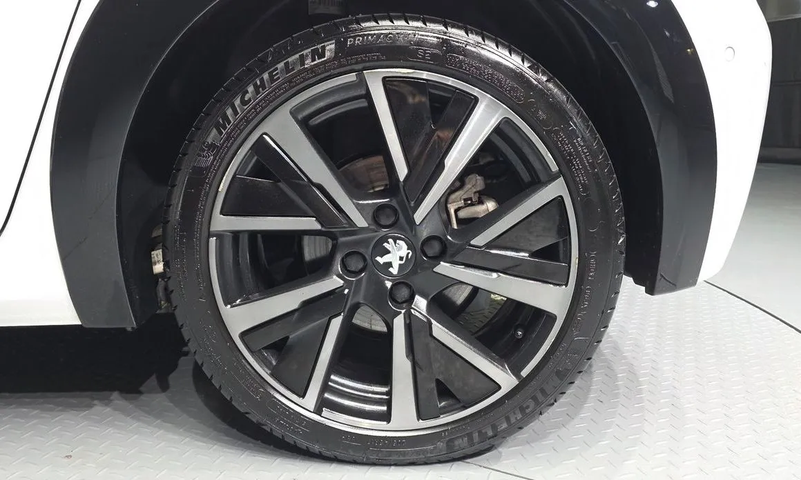 Peugeot 208 2023 из KR, фото 6