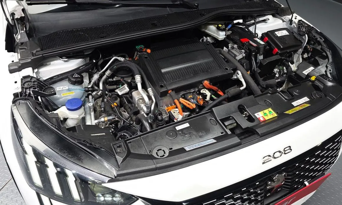 Peugeot 208 2023 из KR, фото 7