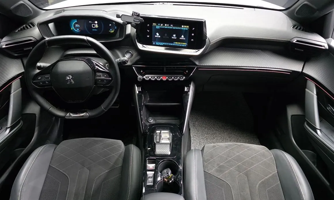 Peugeot 208 2023 из KR, фото 9