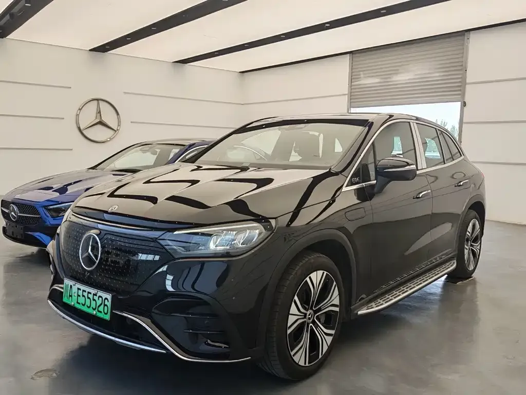 Mercedes-Benz EQE SUV — фото 1