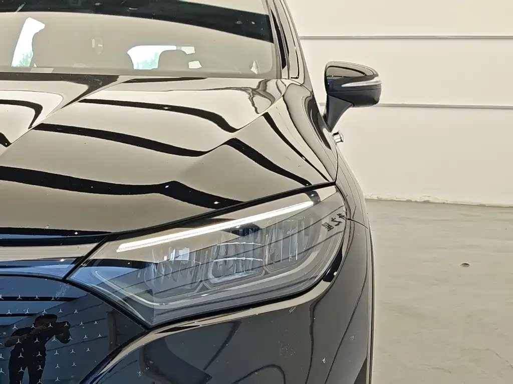 Mercedes-Benz EQE SUV — фото 3