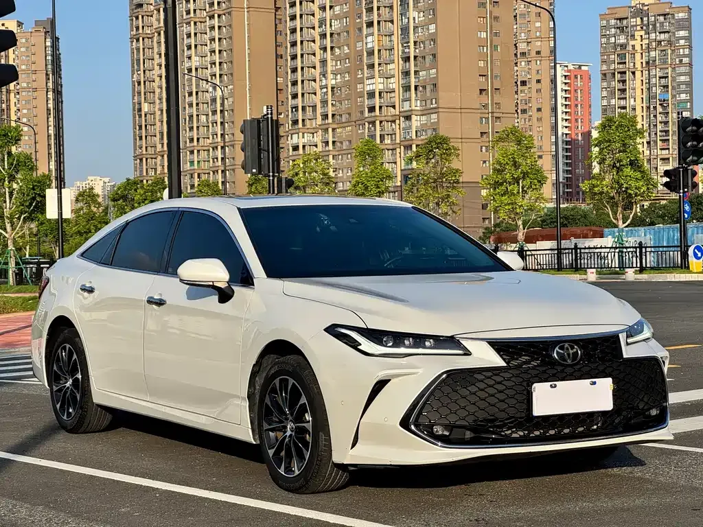 Toyota Avalon — фото 9