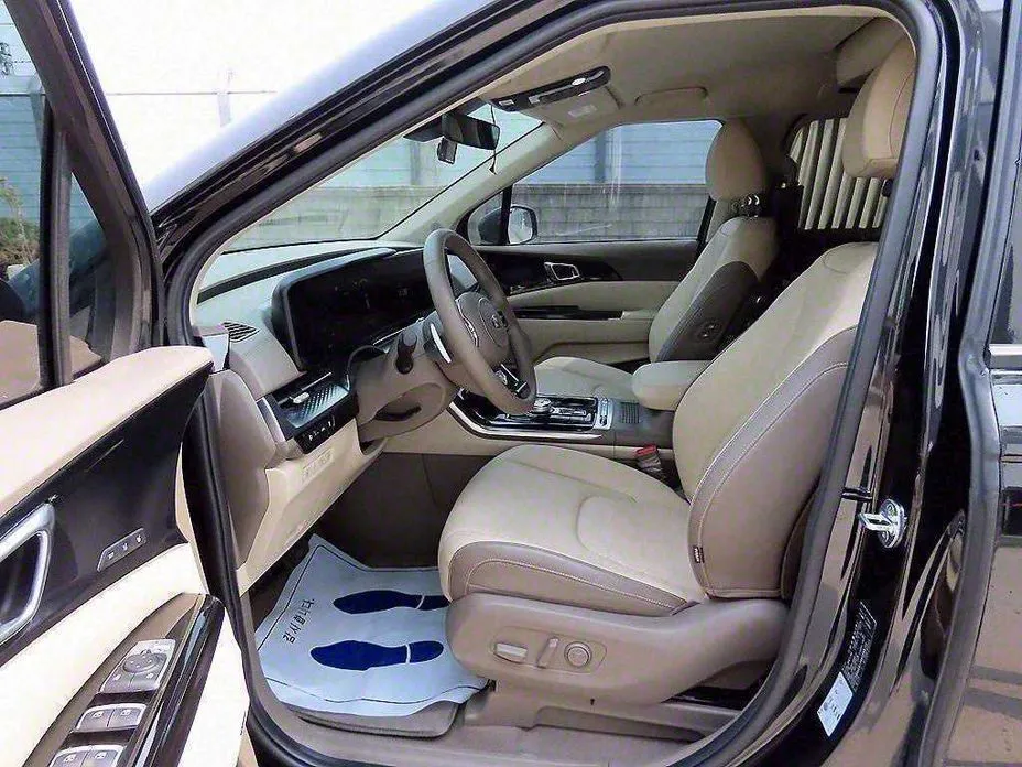 Kia Carnival — фото 5