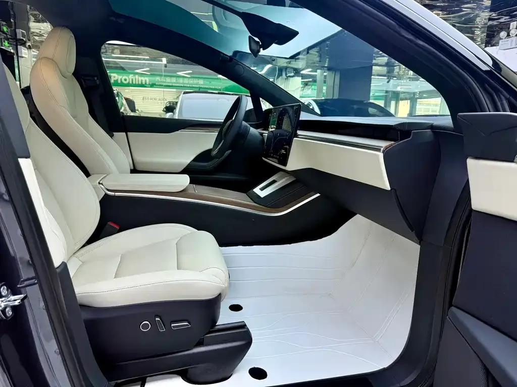 Tesla Model X — фото 7