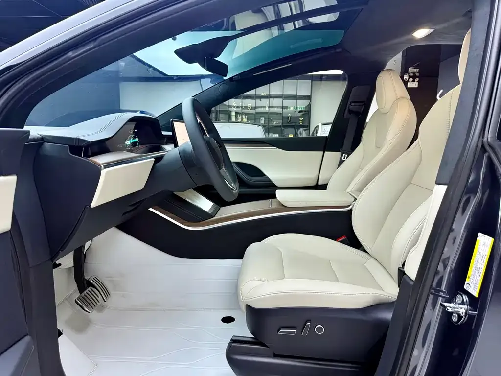 Tesla Model X — фото 5