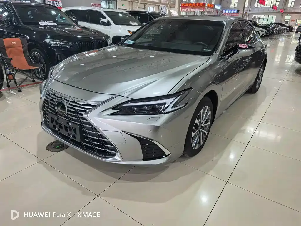 Lexus ES — фото 1
