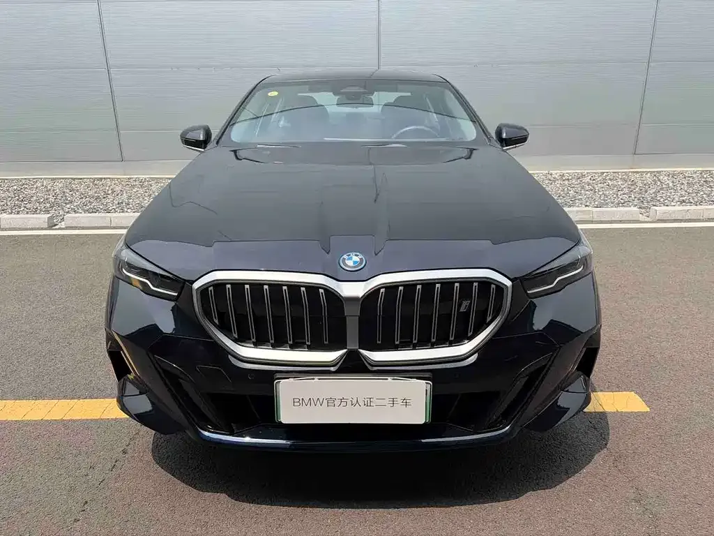BMW i5 — фото 2