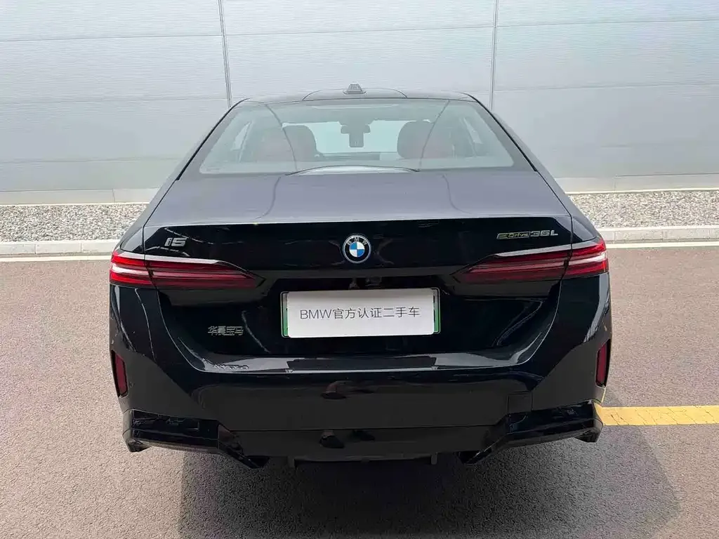 BMW i5 — фото 9