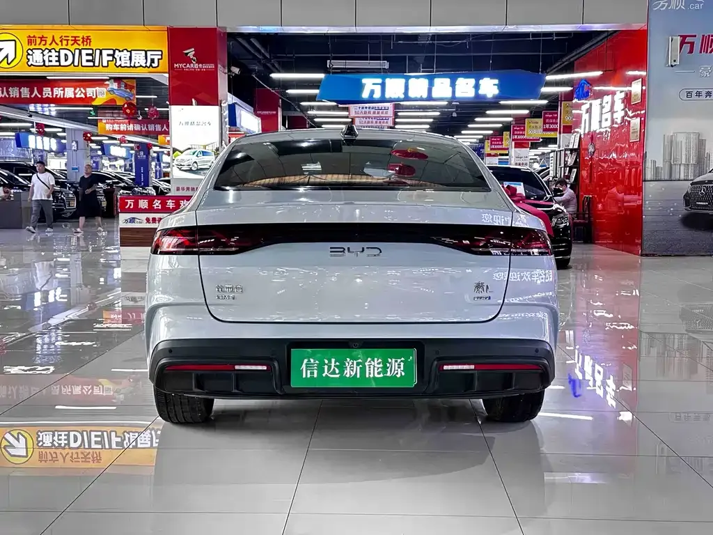 BYD Qin L — фото 10