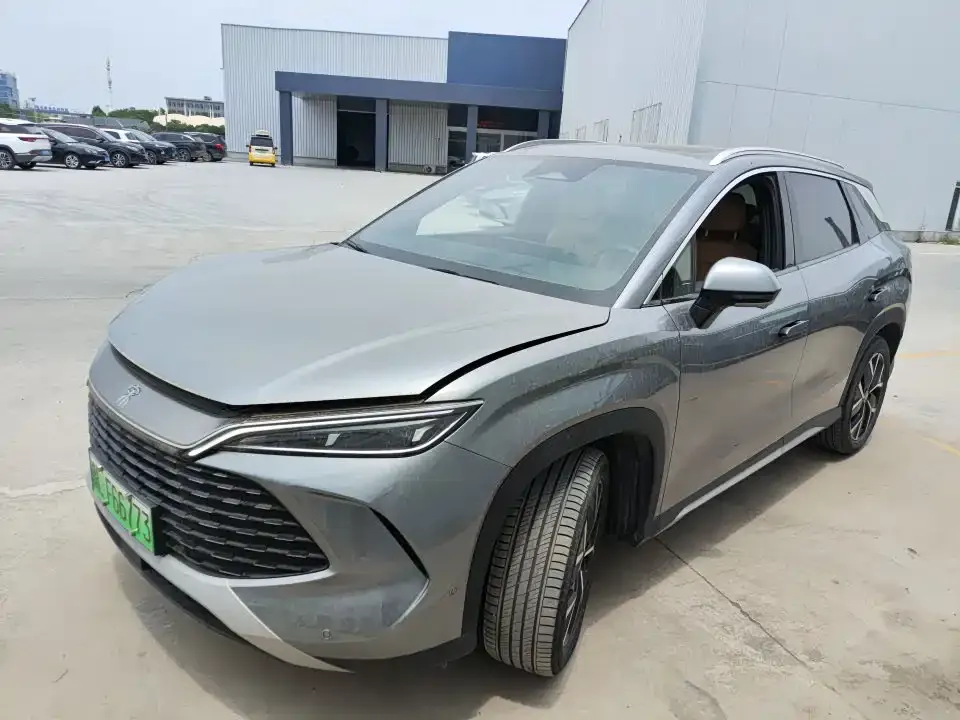 BYD L DM-i — фото 1