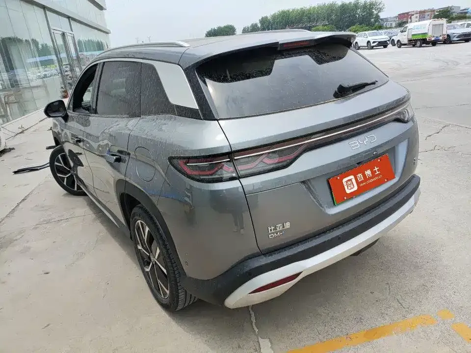 BYD L DM-i — фото 4