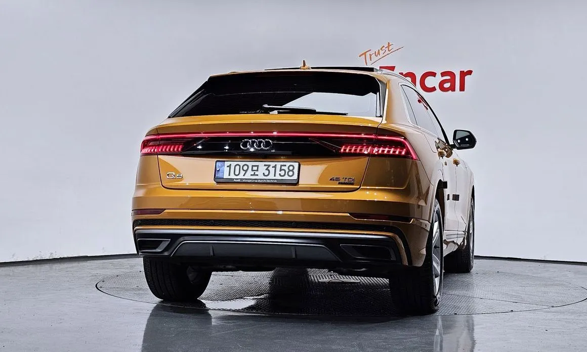 Audi Q8 — фото 6