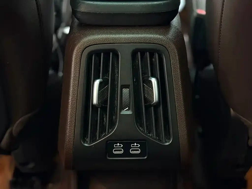 BMW X1 — фото 10