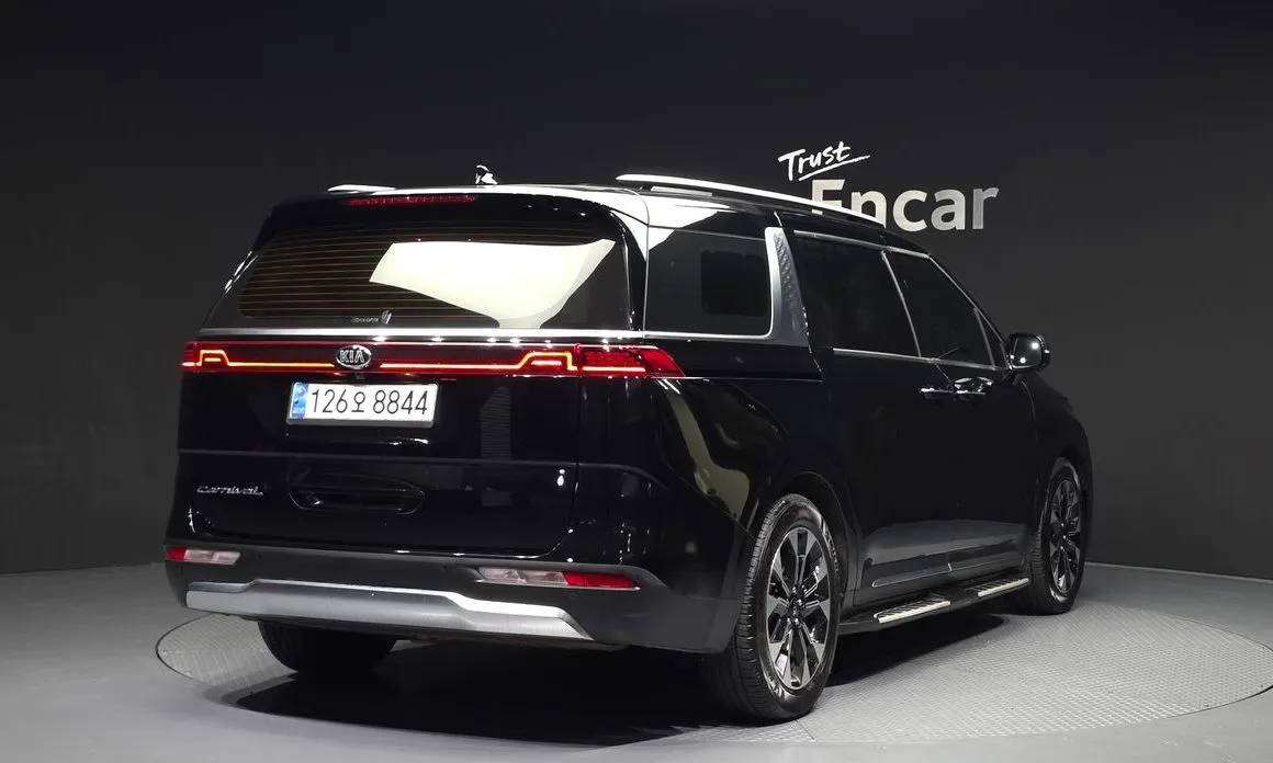 Kia Carnival — фото 2