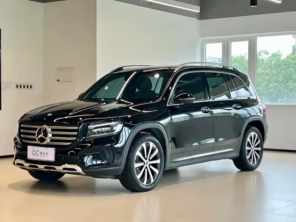 Mercedes-Benz GLB — фото 1