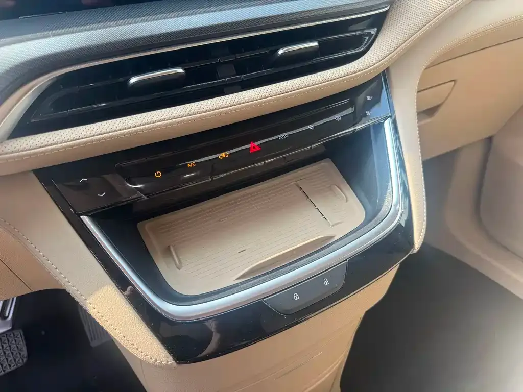 Buick GL8 Hybrid — фото 5