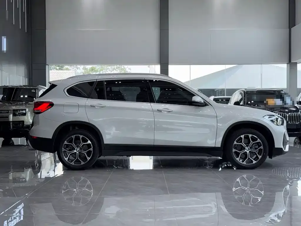 BMW X1 — фото 2
