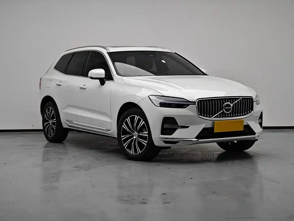 Volvo XC60 — фото 9