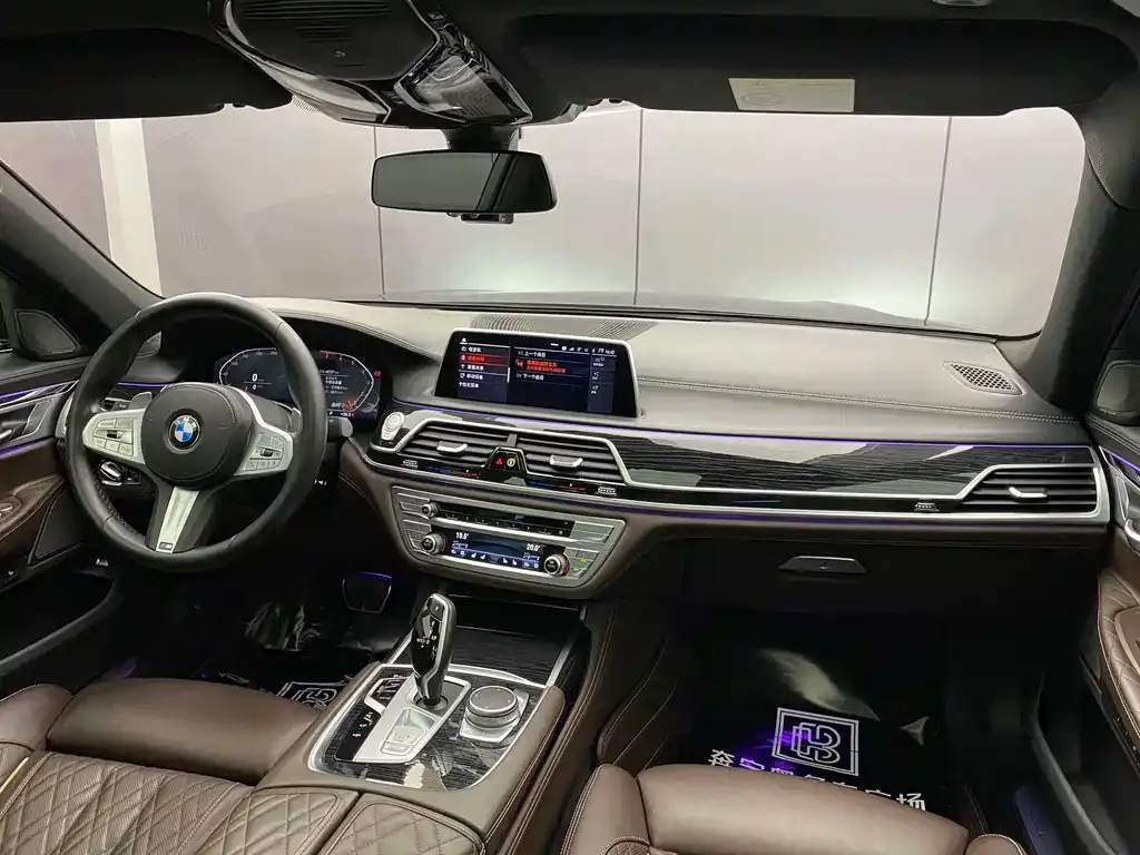 BMW 7 Series — фото 6