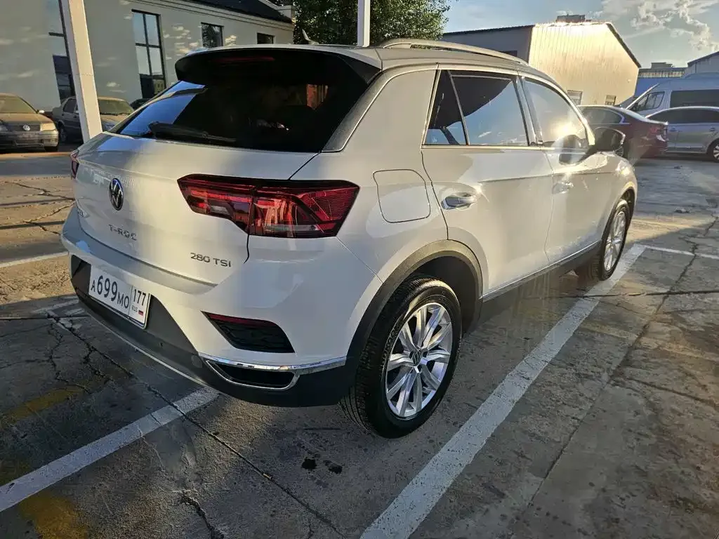 Volkswagen T-Roc — фото 3