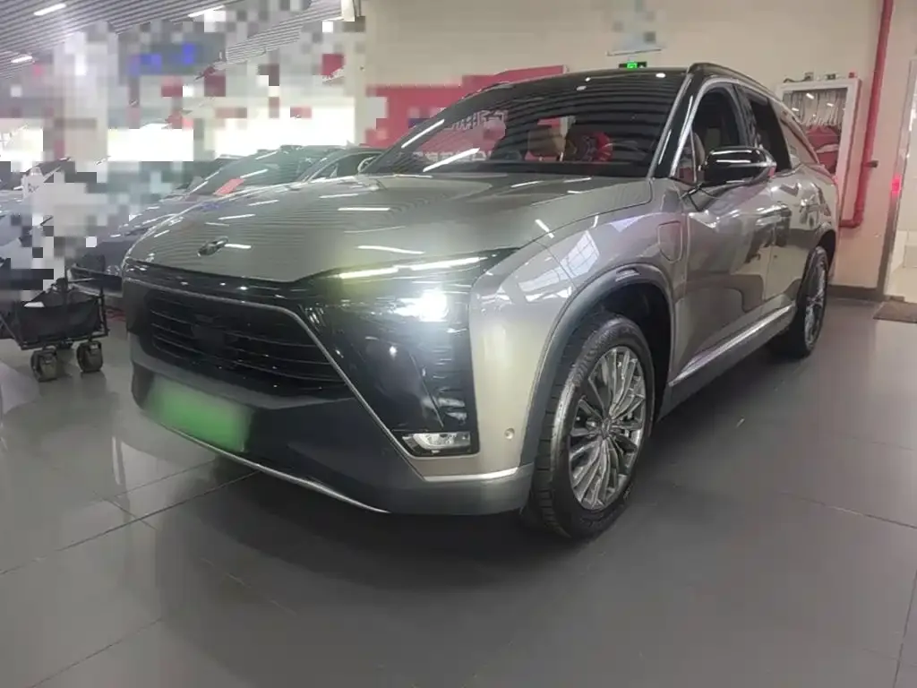 NIO ES8