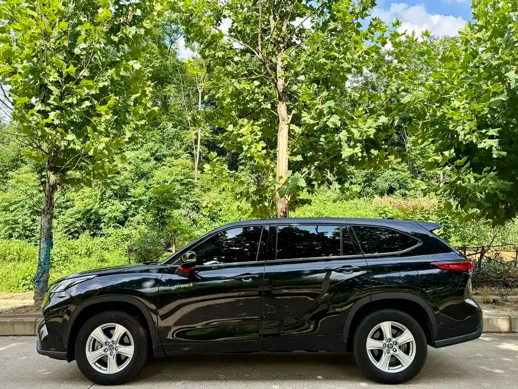 Toyota Highlander — фото 8