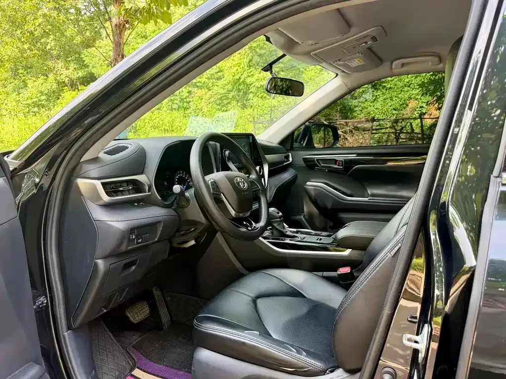 Toyota Highlander — фото 5