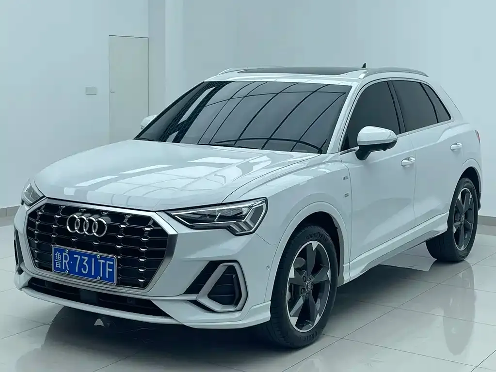 Audi Q3 — фото 1