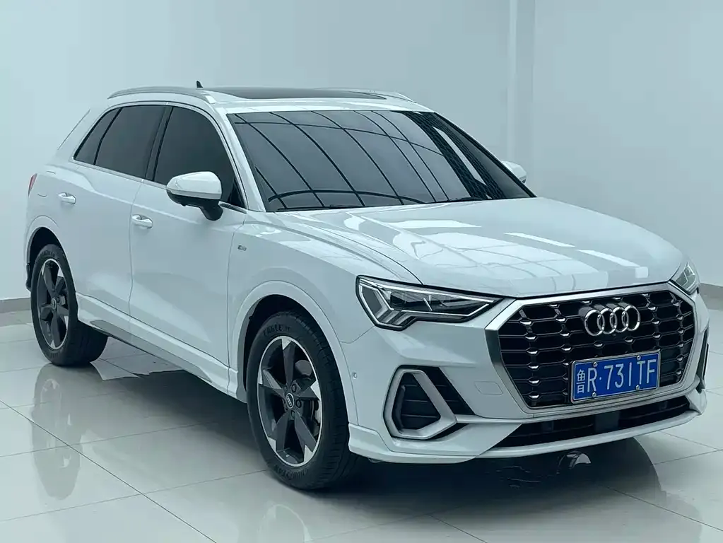 Audi Q3 — фото 8