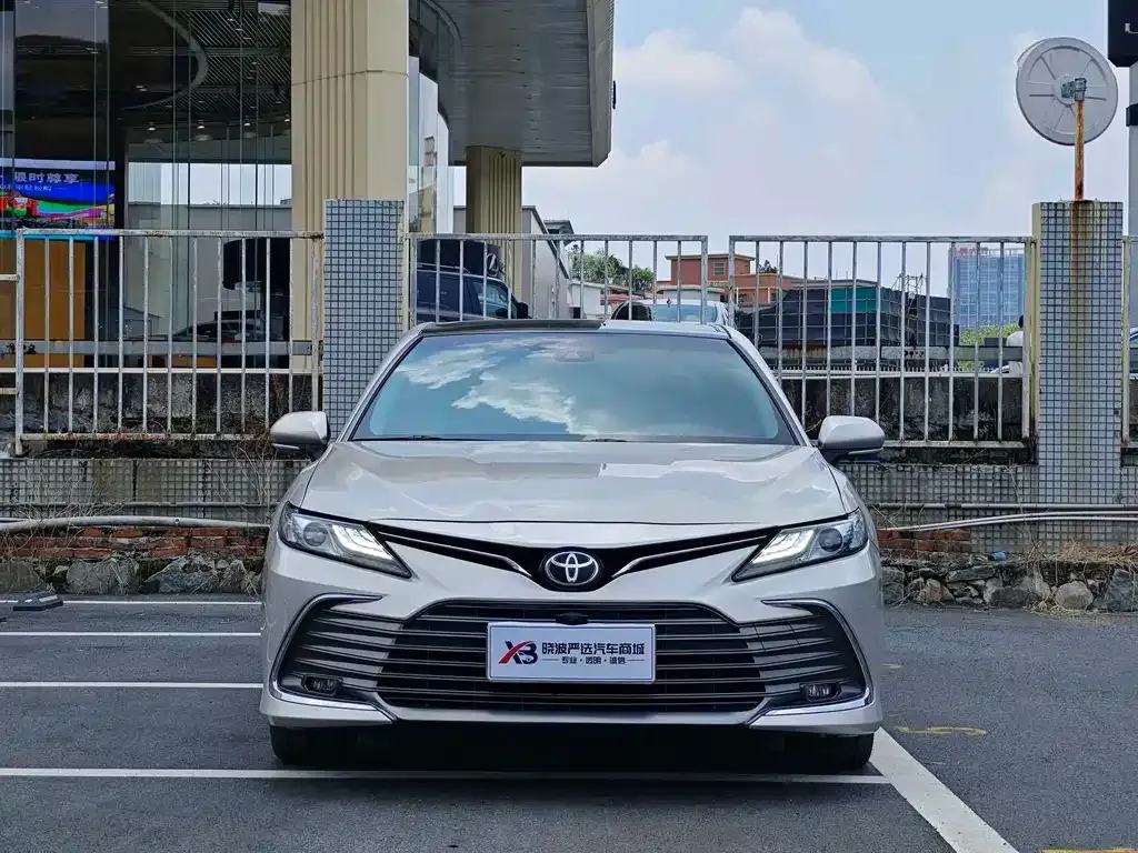 Toyota Camry — фото 8