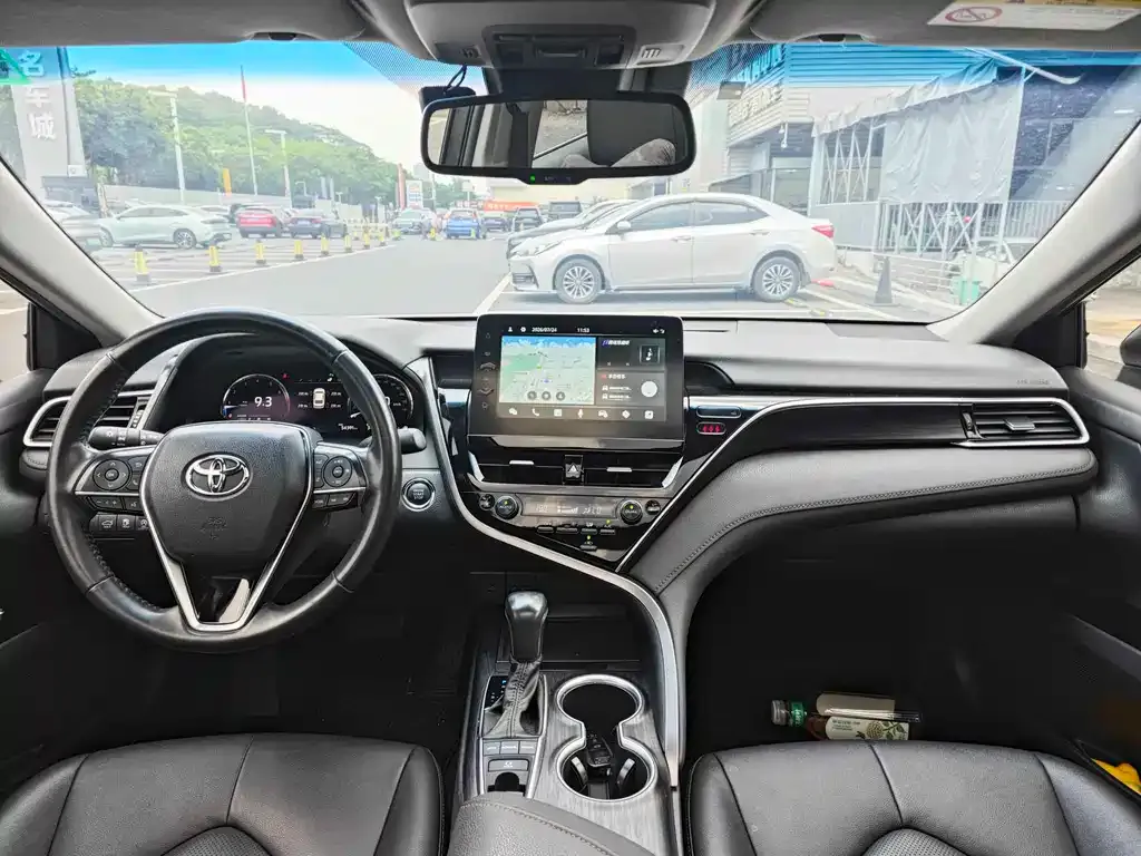 Toyota Camry — фото 4