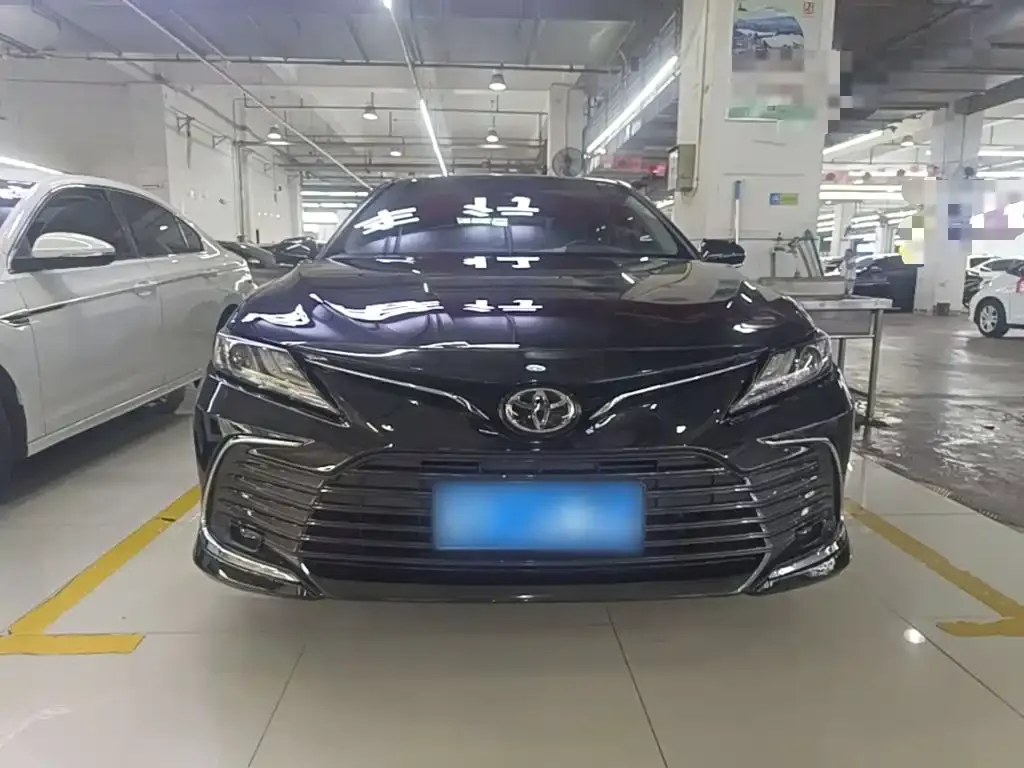 Toyota Camry — фото 10