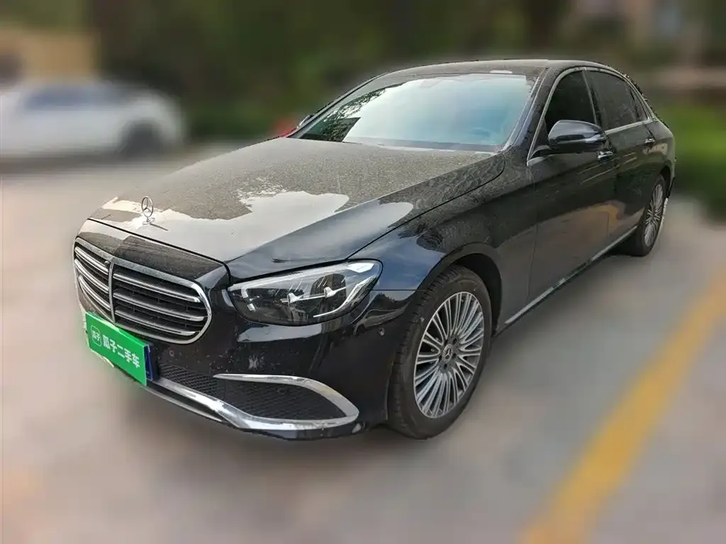 Mercedes-Benz E-Class — фото 1