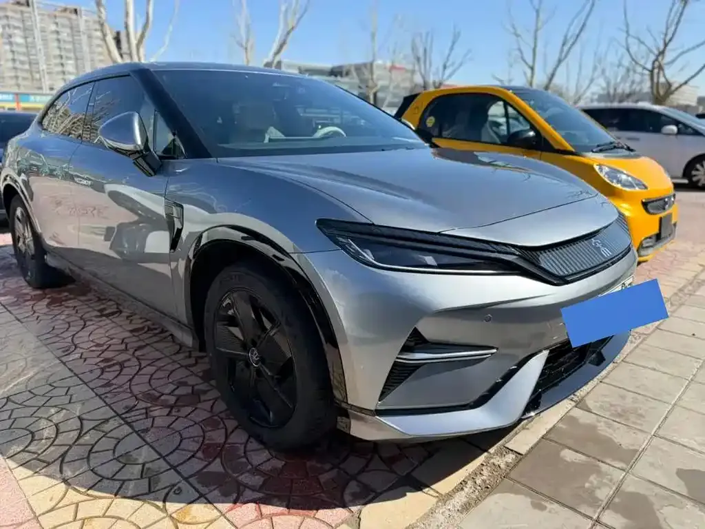 BYD L EV — фото 10