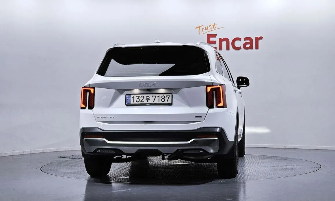 Kia Sorento — фото 5