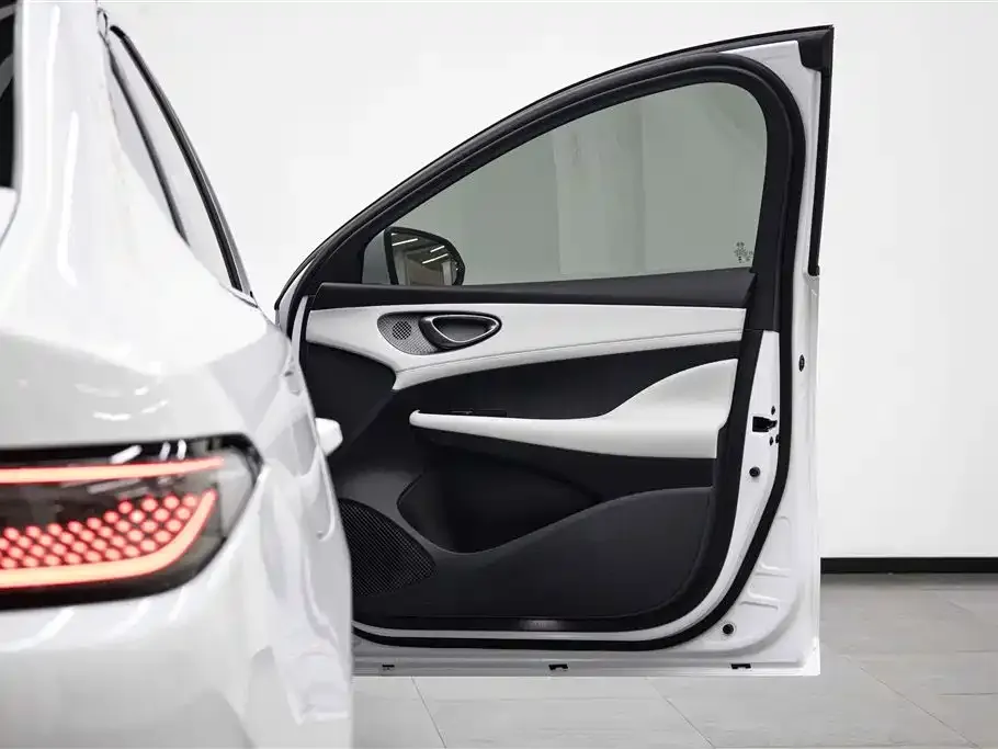 BYD Seal 05 DM-i — фото 3